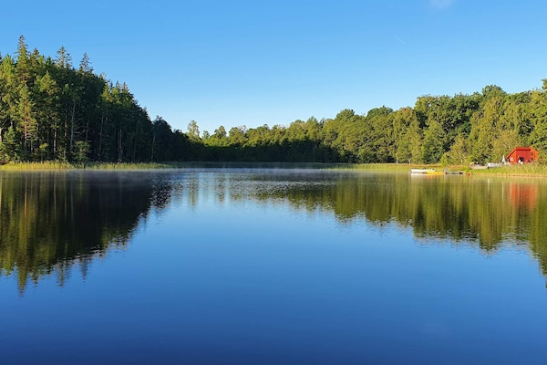 Foto van Huisje met hottub in Rejmyre - Vakantiehuis in Rejmyre - WaterView