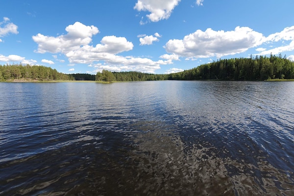 Foto van Huisje met hottub in Rejmyre - Vakantiehuis in Rejmyre - WaterView
