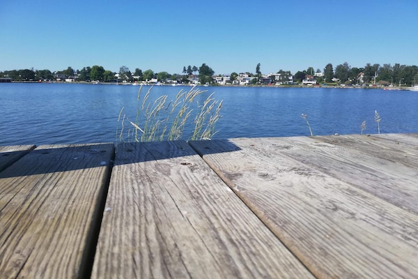 Foto van Huisje met hottub in Rejmyre - Vakantiehuis in Rejmyre - WaterView
