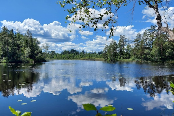 Foto van Huisje met hottub in Rejmyre - Vakantiehuis in Rejmyre - WaterView