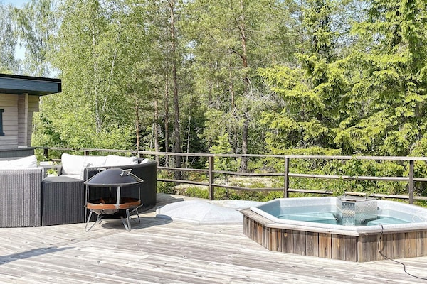 Foto van Huisje met hottub in Rejmyre - Vakantiehuis in Rejmyre - Outdoor