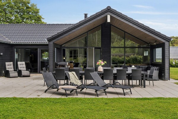 Foto van Luxe Wellness Retreat -- By Traum Ferienwohnungen - Vakantiehuis in Dronningmølle - Outdoor
