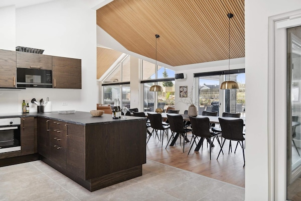 Foto van Luxe Wellness Retreat -- By Traum Ferienwohnungen - Vakantiehuis in Dronningmølle - Indoor