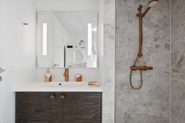 Foto van Luxe Wellness Retreat -- By Traum Ferienwohnungen - Vakantiehuis in Dronningmølle - Indoor