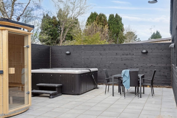 Foto van Luxe Wellness Retreat -- By Traum Ferienwohnungen - Vakantiehuis in Dronningmølle - Sauna