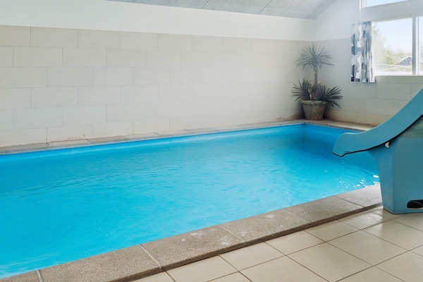 Foto van Luxe strandhuis -- By Traum Ferienwohnungen - Vakantiehuis in Idestrup - Pool