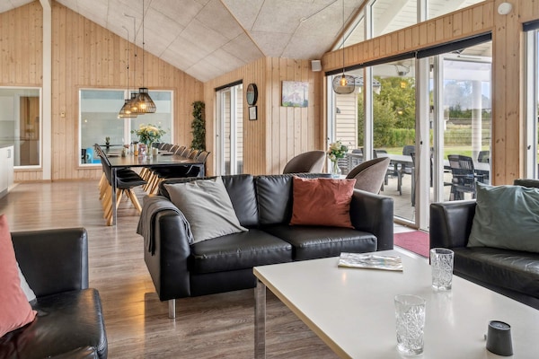 Foto van Luxe strandhuis -- By Traum Ferienwohnungen - Vakantiehuis in Idestrup - Indoor