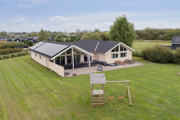 Foto van Luxe strandhuis -- By Traum Ferienwohnungen - Vakantiehuis in Idestrup - Outdoor