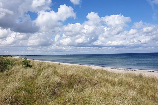 Foto van Moderne oase in Marielyst - Vakantiehuis in Væggerløse - WaterView