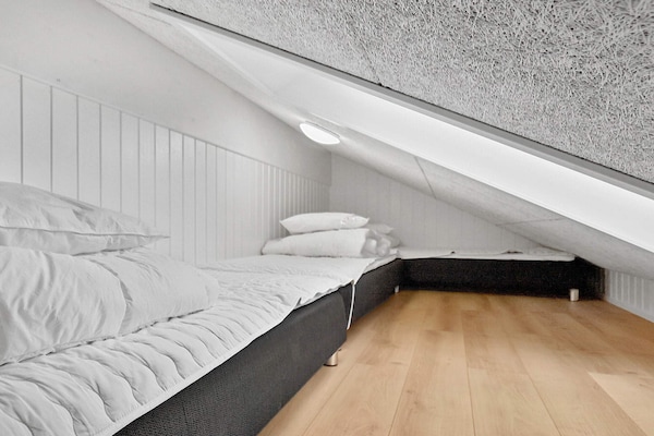 Foto van Ruim toevluchtsoord voor 20 -- By Traum Ferienwohnungen - Indoor
