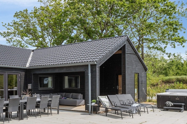 Foto van Ruim toevluchtsoord voor 20 -- By Traum Ferienwohnungen - Outdoor