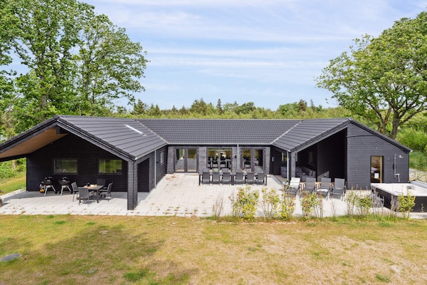 Foto van Ruim toevluchtsoord voor 20 -- By Traum Ferienwohnungen - Outdoor