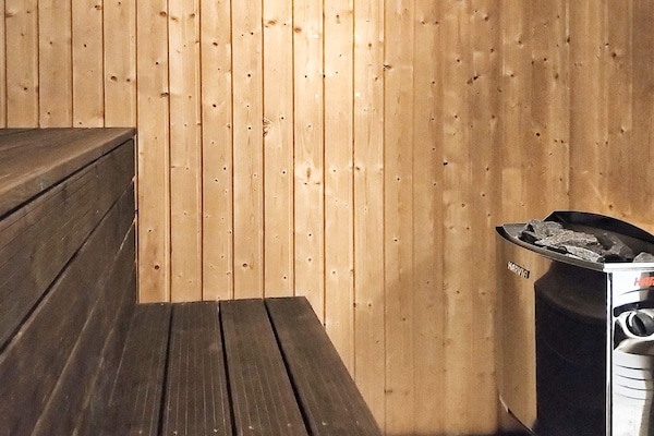 Foto van Luxe retraite met zwembad -- By Traum Ferienwohnungen - Indoor
