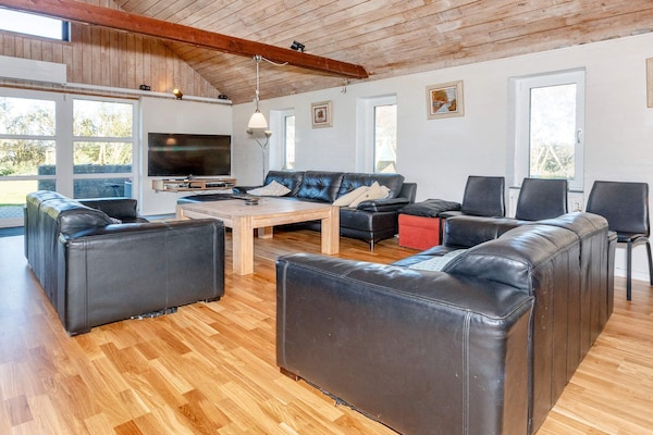 Foto van Schilderachtig Poolhuis -- By Traum Ferienwohnungen - Indoor
