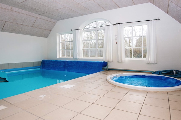 Foto van Luxe retraite met zwembad -- By Traum Ferienwohnungen - Spa