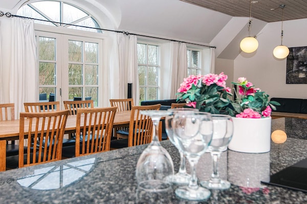 Foto van Luxe retraite met zwembad -- By Traum Ferienwohnungen - Indoor