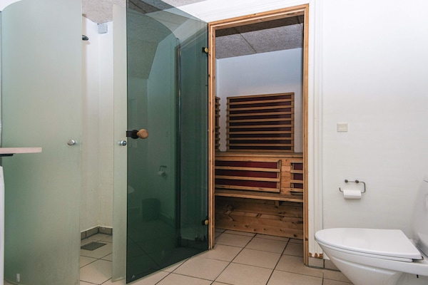 Foto van Luxe retraite met zwembad -- By Traum Ferienwohnungen - Indoor