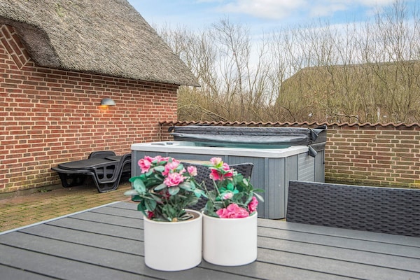 Foto van Luxe retraite met zwembad -- By Traum Ferienwohnungen - View