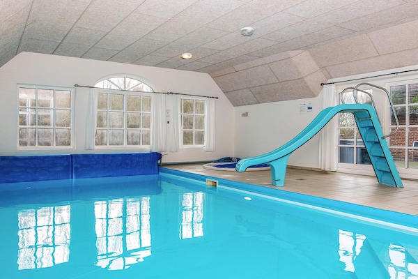 Foto van Luxe retraite met zwembad -- By Traum Ferienwohnungen - Pool