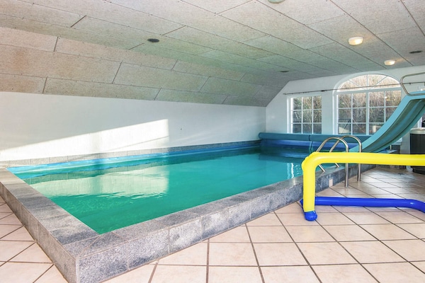 Foto van Luxe vakantieverblijf met zwembad - Vakantiehuis in Ulfborg - Pool