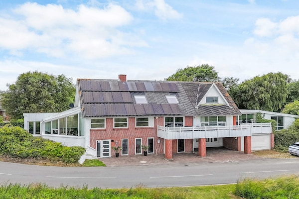 Foto van Plezier voor het hele gezin met Fjord View - Vakantiehuis in Thyholm - Outdoor