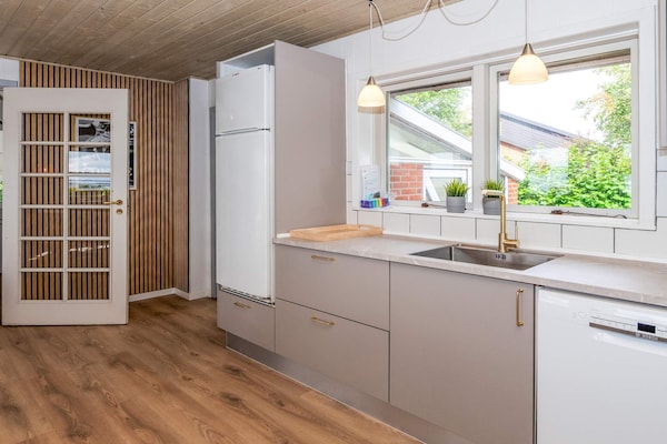 Foto van Plezier voor het hele gezin met Fjord View - Vakantiehuis in Thyholm - Indoor