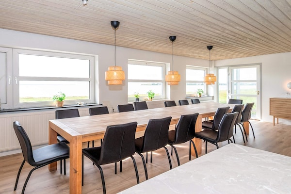 Foto van Plezier voor het hele gezin met Fjord View - Vakantiehuis in Thyholm - Indoor