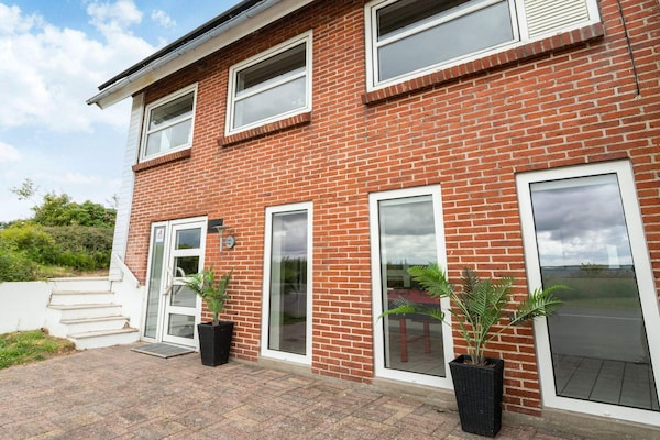 Foto van Plezier voor het hele gezin met Fjord View - Vakantiehuis in Thyholm - Outdoor