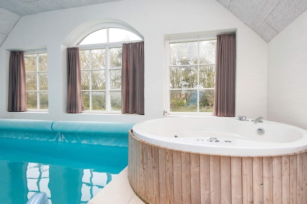 Foto van Luxe retraite met zwembad - Vakantiehuis in Ulfborg - Spa