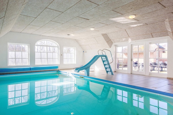 Foto van Luxe huis met zwembad vlak bij zee - Vakantiehuis in Ulfborg - Pool