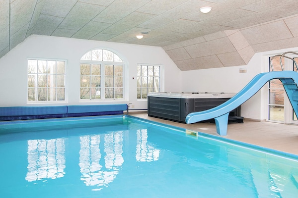 Foto van Luxe vakantieverblijf aan zee - Vakantiehuis in Ulfborg - Pool