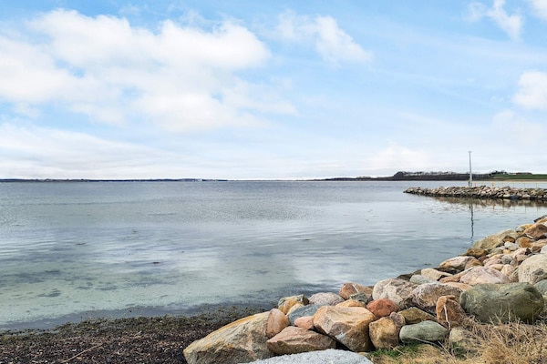 Foto van Charmant huisje aan het strand - Vakantiehuis in Skibby - WaterView