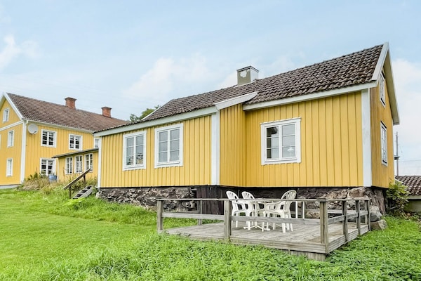 Foto van Charmant huisje aan het meer in Torsebo - Vakantiehuis in VIRSERUM - Outdoor