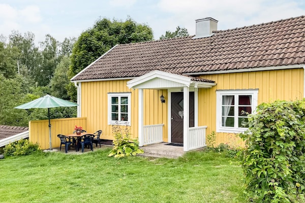 Foto van Charmant huisje aan het meer in Torsebo - Vakantiehuis in VIRSERUM - Outdoor