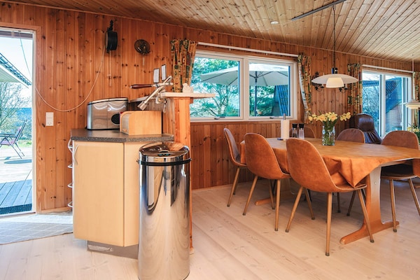 Foto van Panoramisch fjordverblijf met spabad - Vakantiehuis in Øster Assels - Indoor