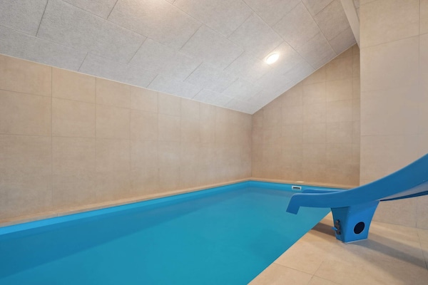 Foto van 5 sterren vakantie huis in Aakirkeby - Vakantiehuis in Aakirkeby - Pool