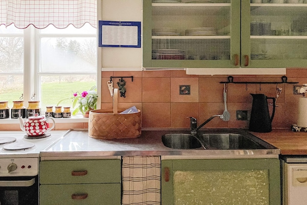 Foto van 4 Personen vakantie huis in HALLSTAVIK - Vakantiehuis in HALLSTAVIK - Indoor