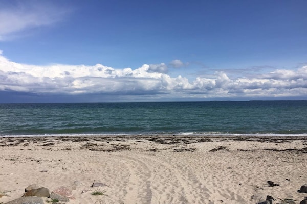 Foto van Privéparkeergelegenheid bij Vanggardsvej - Vakantiehuis in Otterup - WaterView