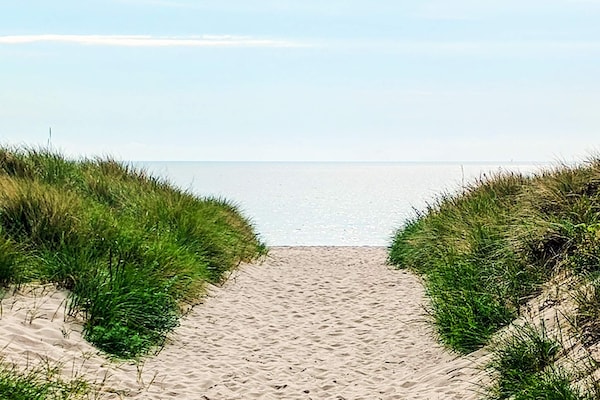 Foto van Luxe strandhuis Marielyst - Vakantiehuis in Væggerløse - Outdoor