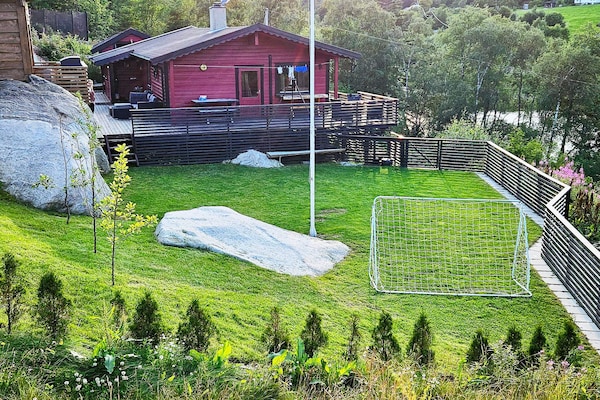 Foto van 6 Personen vakantie huis in lyngdal - Vakantiehuis in Lyngdal - Outdoor