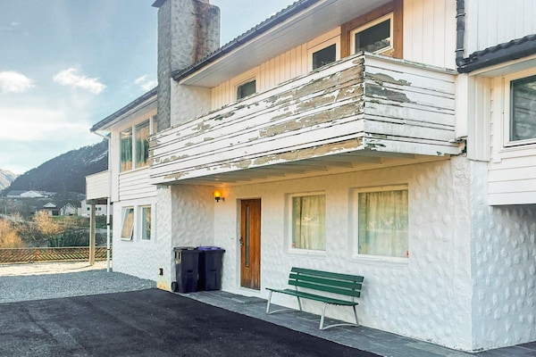 Foto van 4 Personen vakantie huis in Haugsvær - Vakantiehuis in Haugsvær - Outdoor