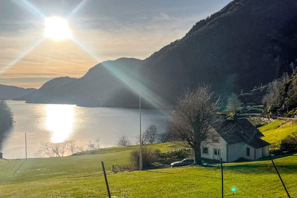 Foto van 4 Personen vakantie huis in Haugsvær - Vakantiehuis in Haugsvær - WaterView