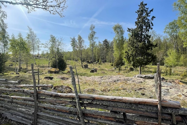 Foto van Afgelegen huis met tuin en meren - Vakantiehuis in Kristdala - Untagged