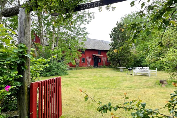Foto van Verblijf in een schuur in het hart van Gotland - Vakantiehuis in Katthammarsvik - Outdoor