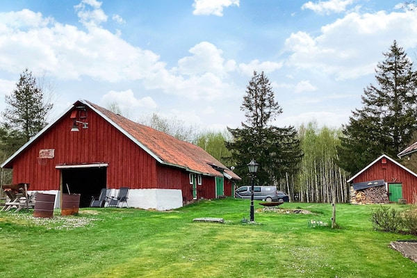 Foto van Rustig rood huis in het schilderachtige Dalsland - Vakantiehuis in mellerud - Outdoor