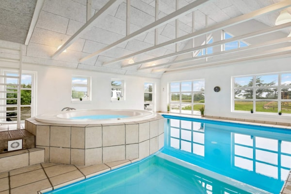 Foto van 4 sterren vakantie huis in Harboøre - Vakantiehuis in Harboøre - Pool