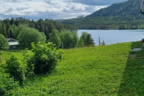 Foto van Huisje aan het meer van Gardsjon Lidsjoberg - Vakantiehuis in Lidsjöberg - Outdoor