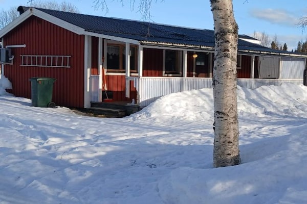 Foto van Huisje aan het meer van Gardsjon Lidsjoberg - Vakantiehuis in Lidsjöberg - Outdoor