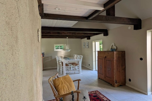 Foto van Rustig toevluchtsoord op het platteland met terras - Indoor