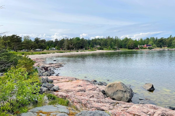 Foto van Cottage met uitzicht op zee en sauna - Vakantiehuis in VÄDDÖ - Outdoor